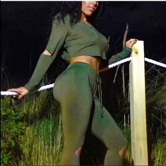 Callie Lives Pants - Miz Army: Green CutOut Crop Top Hoodie Set XL